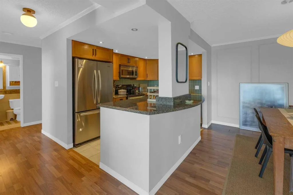 354 3 Avenue NE, #403