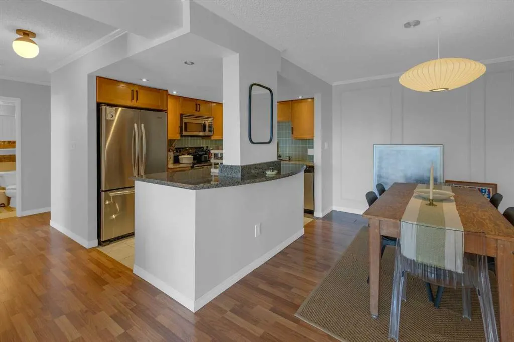 354 3 Avenue NE, #403