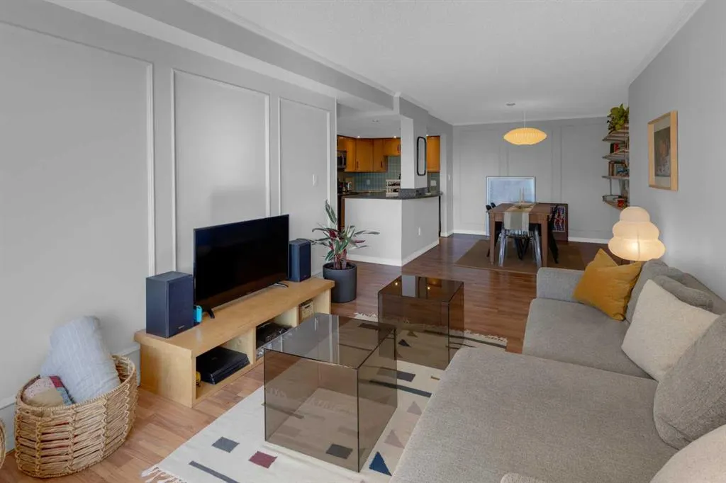 354 3 Avenue NE, #403