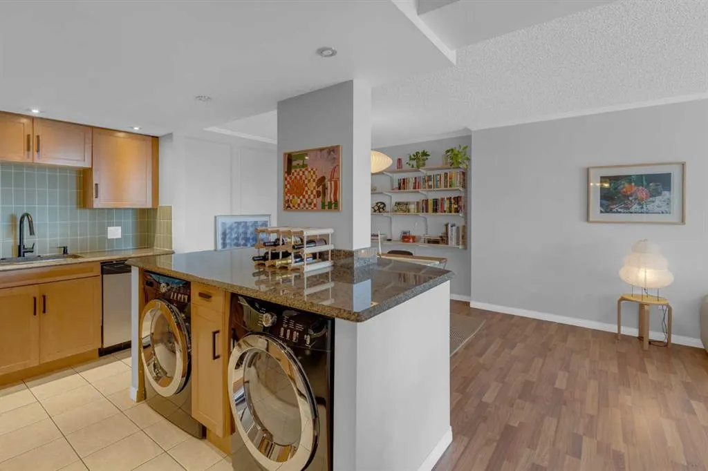 354 3 Avenue NE, #403