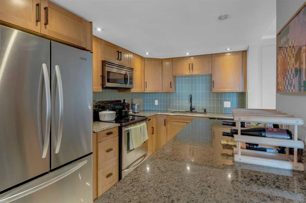 354 3 Avenue NE, #403