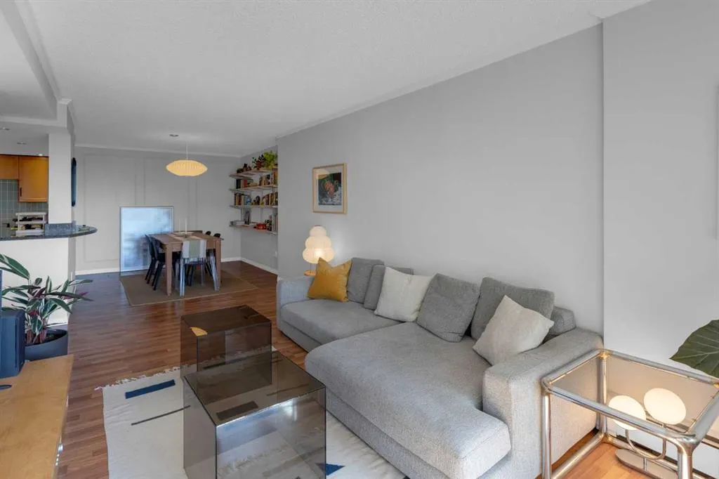 354 3 Avenue NE, #403