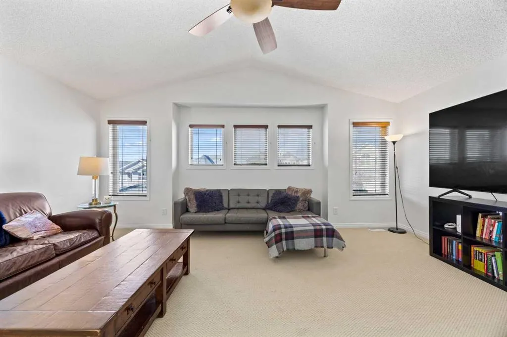 83 Aspen Stone Terrace SW