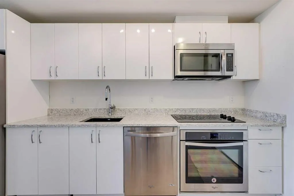 450 8 Avenue SE, #707