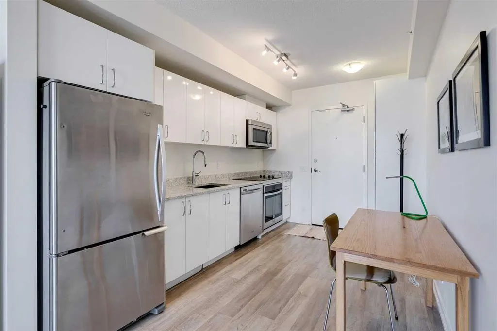 450 8 Avenue SE, #707