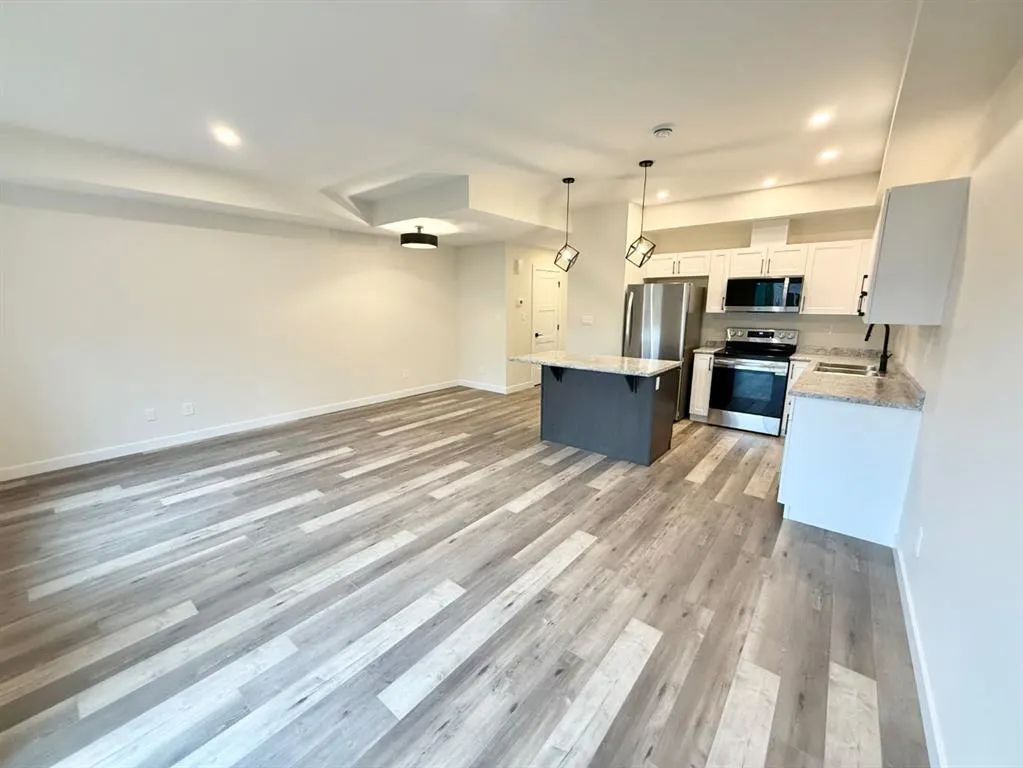 328A BOUTIN Avenue