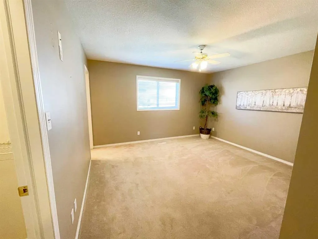 345 Red Crow Boulevard W