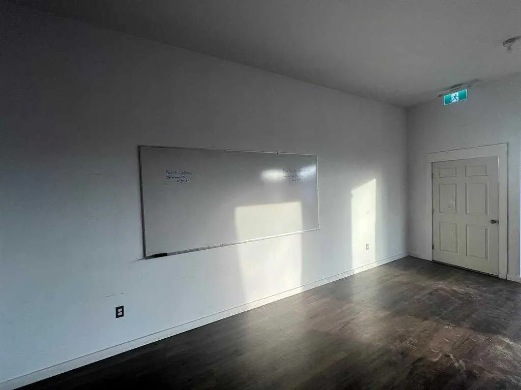 120A 3 Avenue E