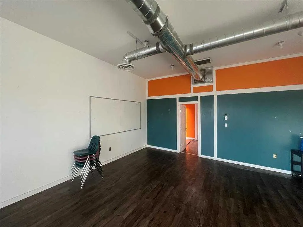 120A 3 Avenue E