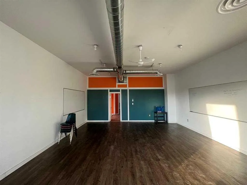 120A 3 Avenue E