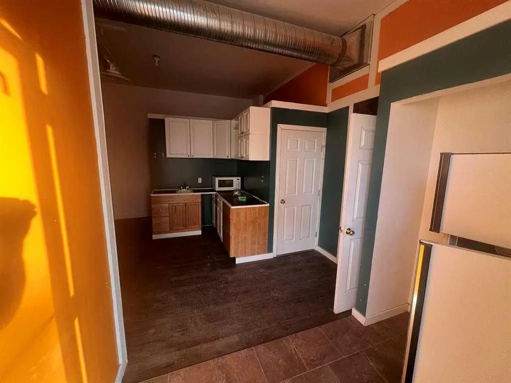 120A 3 Avenue E