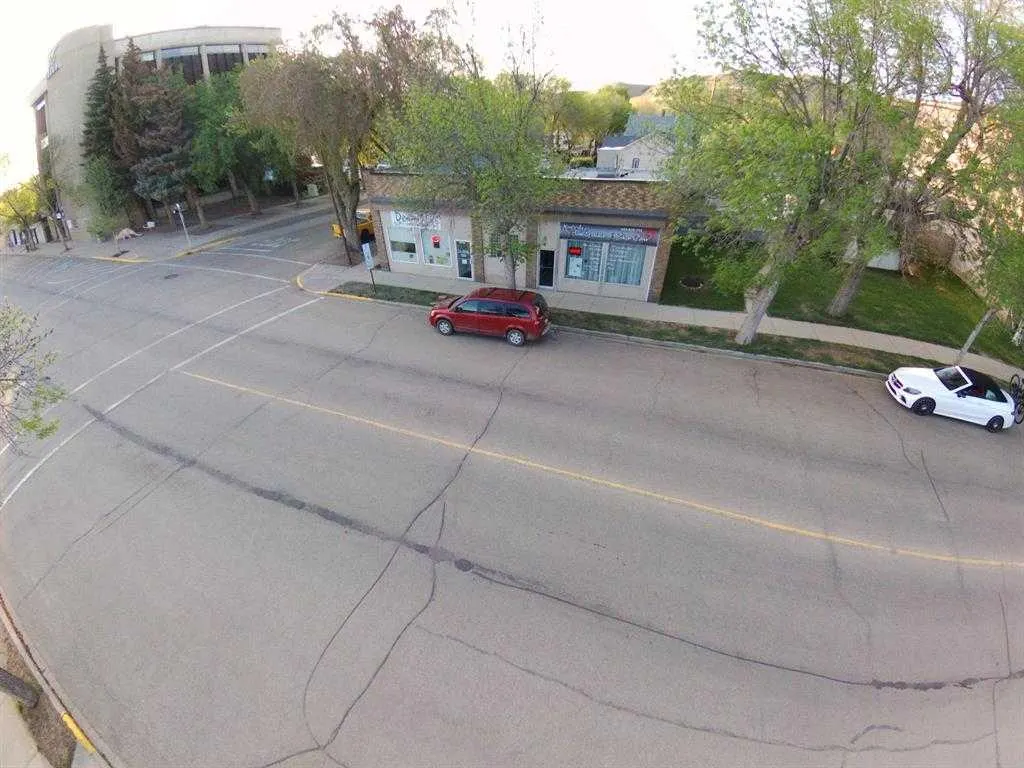 120A 3 Avenue E