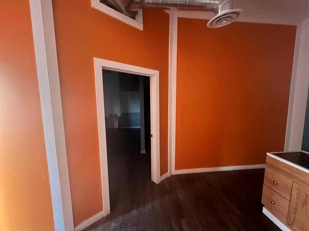 120A 3 Avenue E