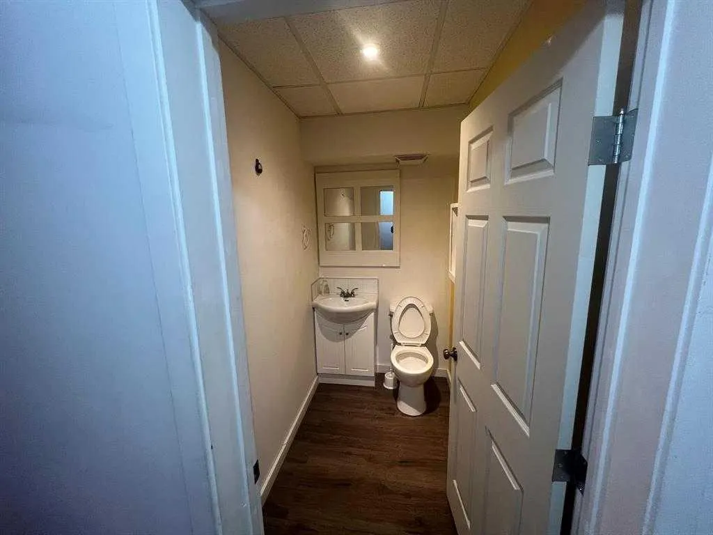 120A 3 Avenue E