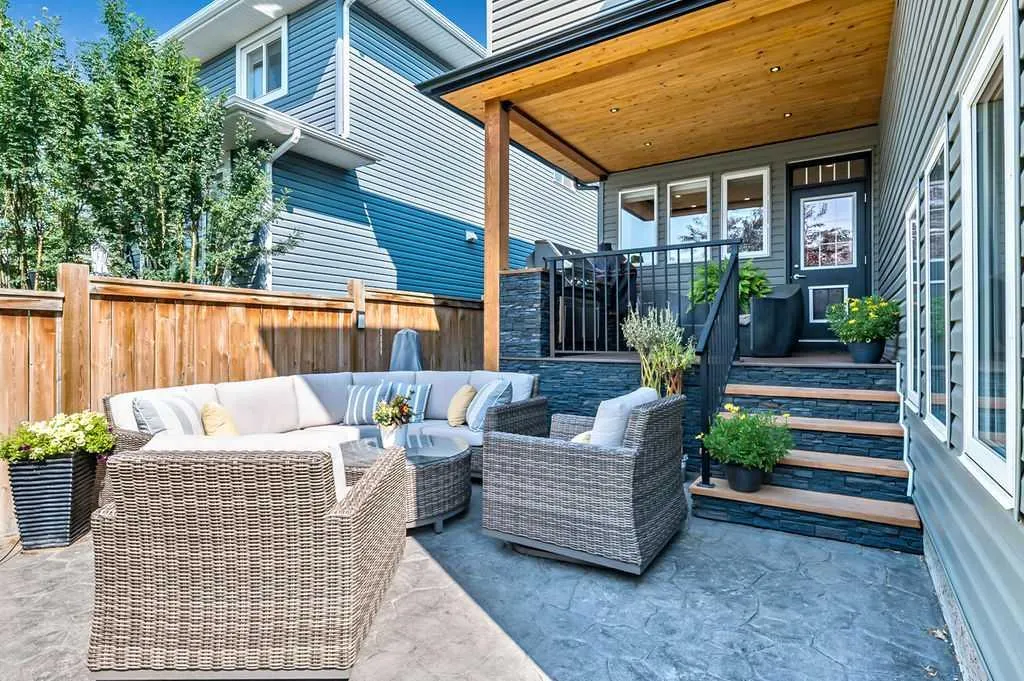 73 Evanspark Way NW