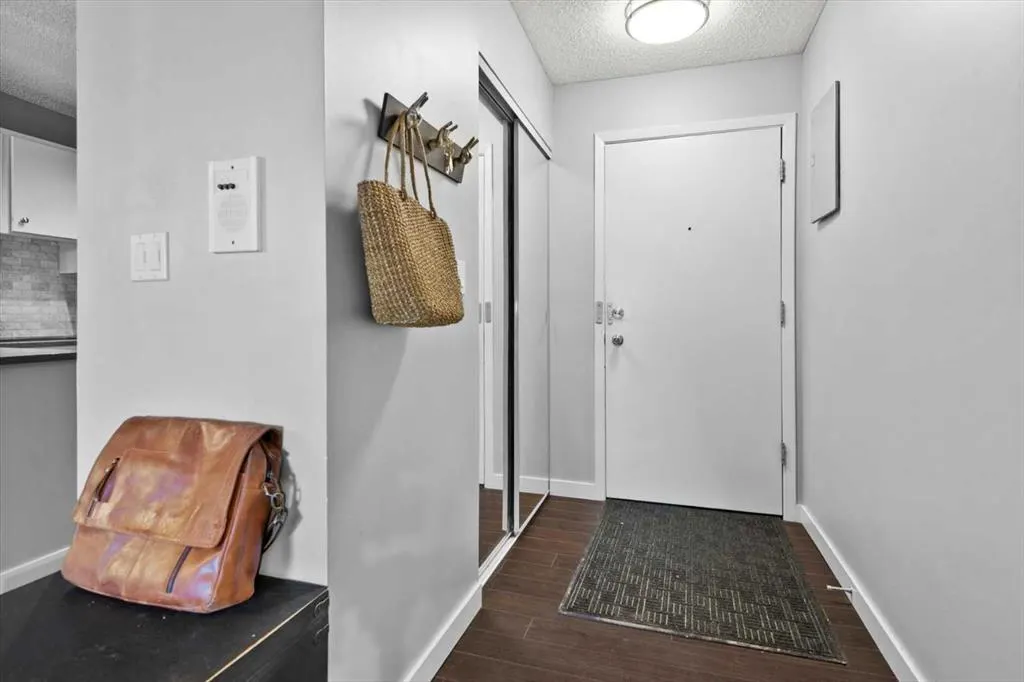1001 68 Avenue SW, #205