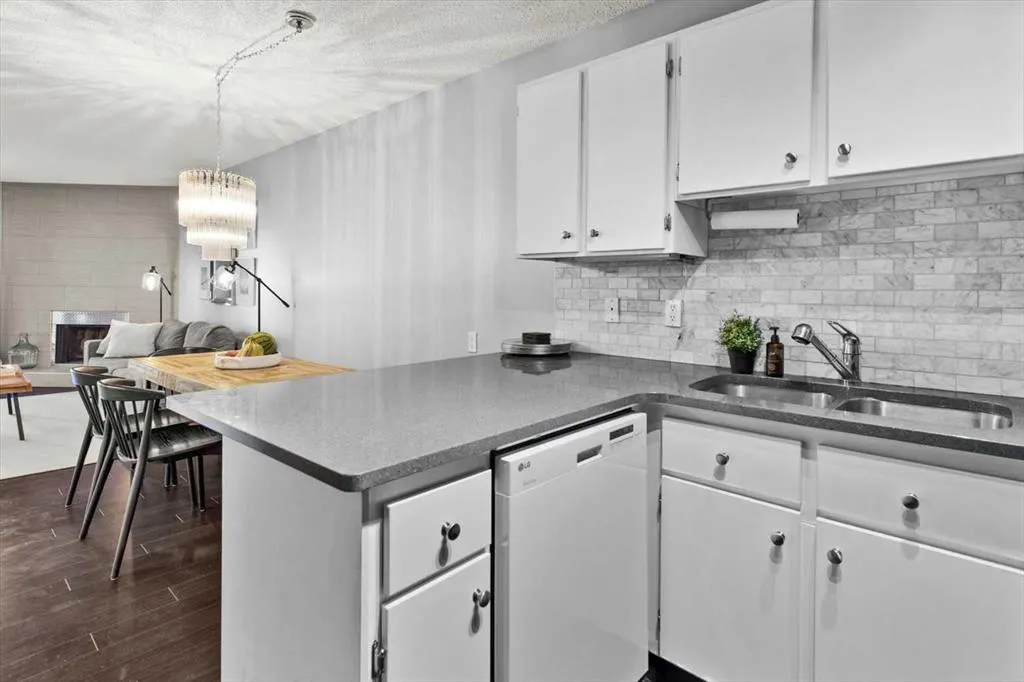 1001 68 Avenue SW, #205