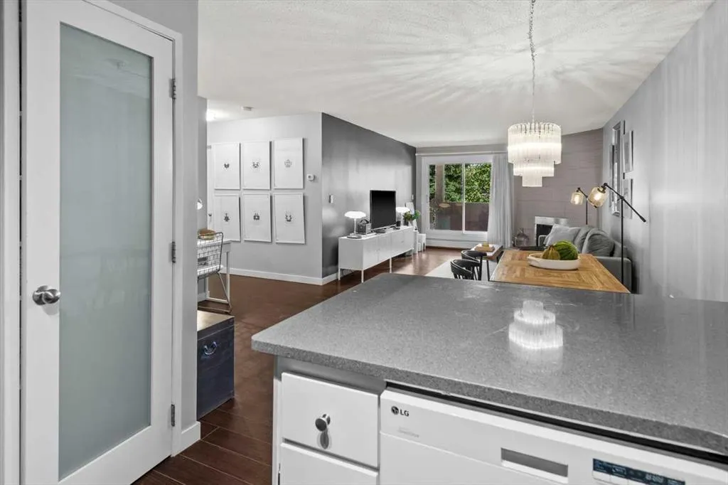 1001 68 Avenue SW, #205