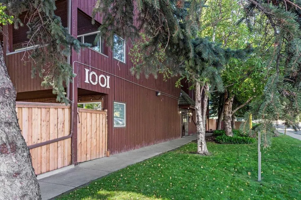 1001 68 Avenue SW, #205