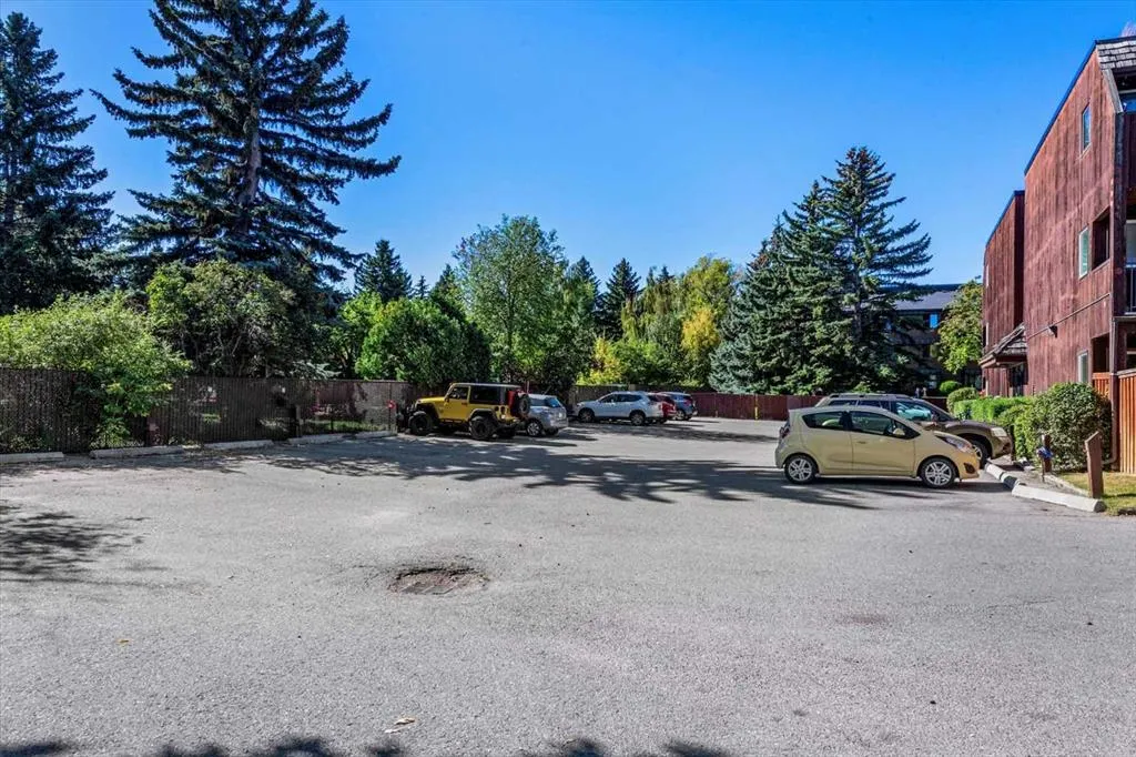 1001 68 Avenue SW, #205