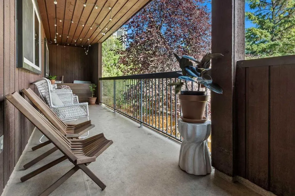 1001 68 Avenue SW, #205