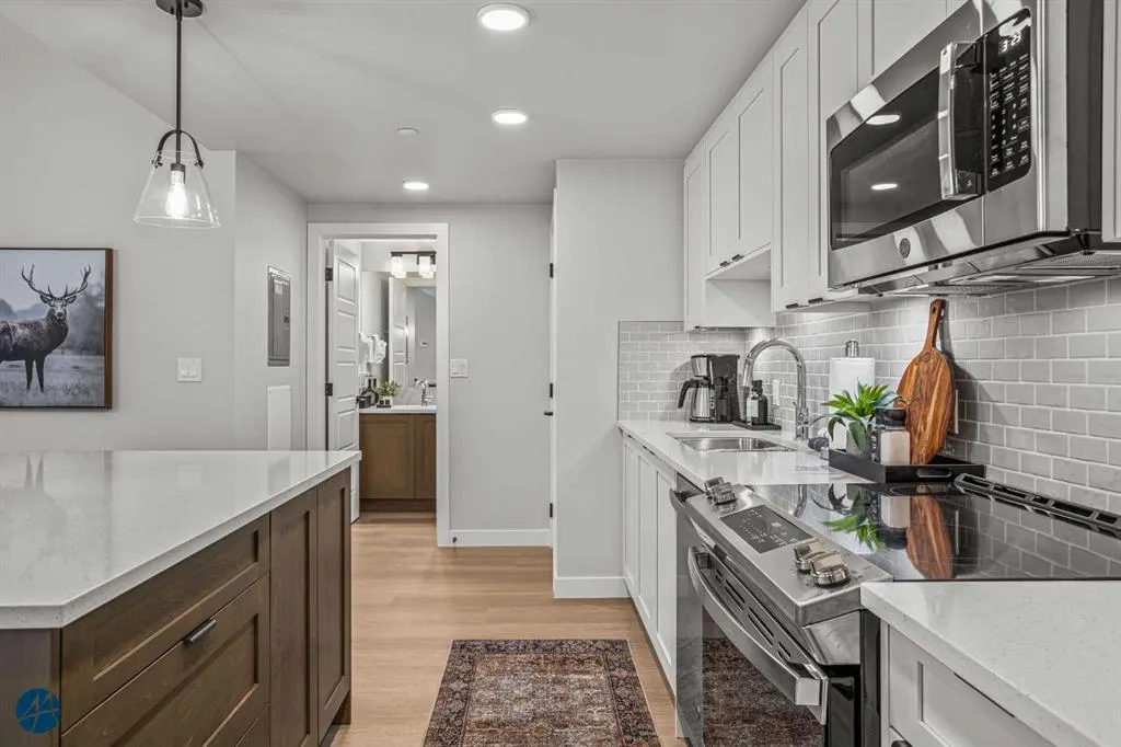 200 2 Avenue, #1217