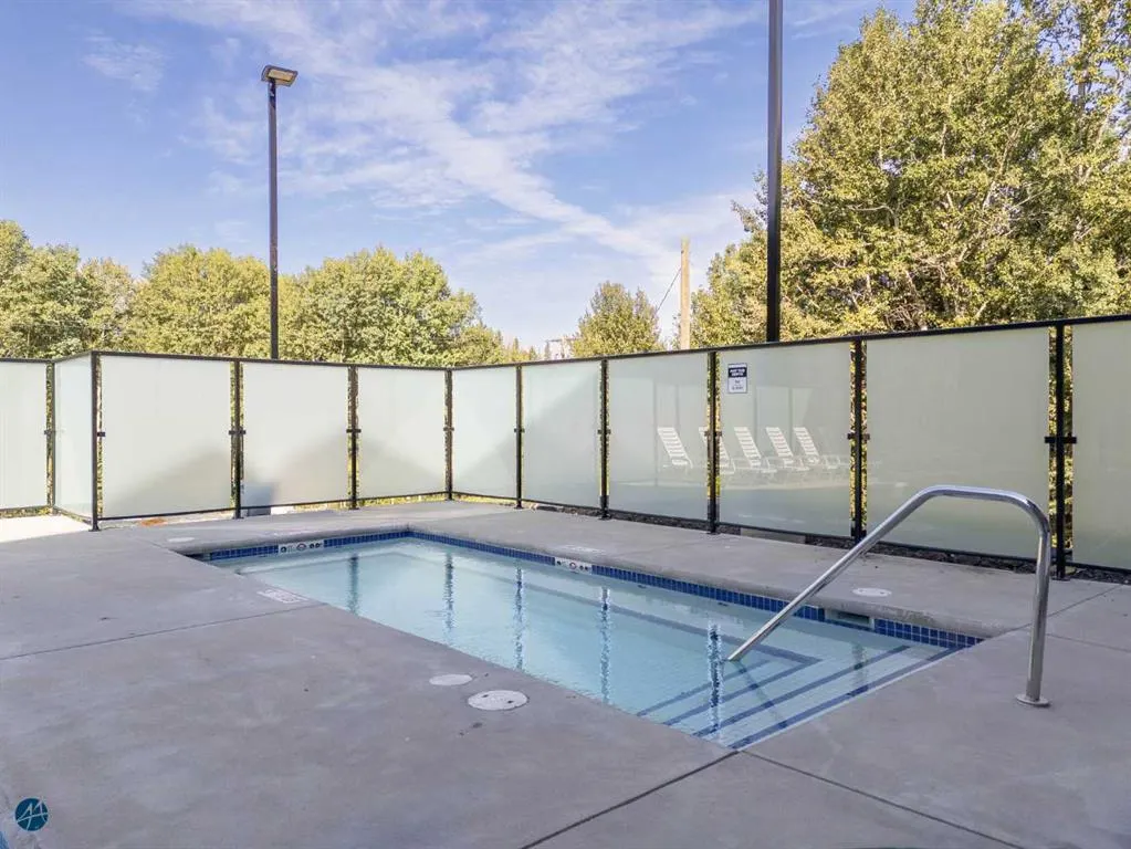 200 2 Avenue, #1217