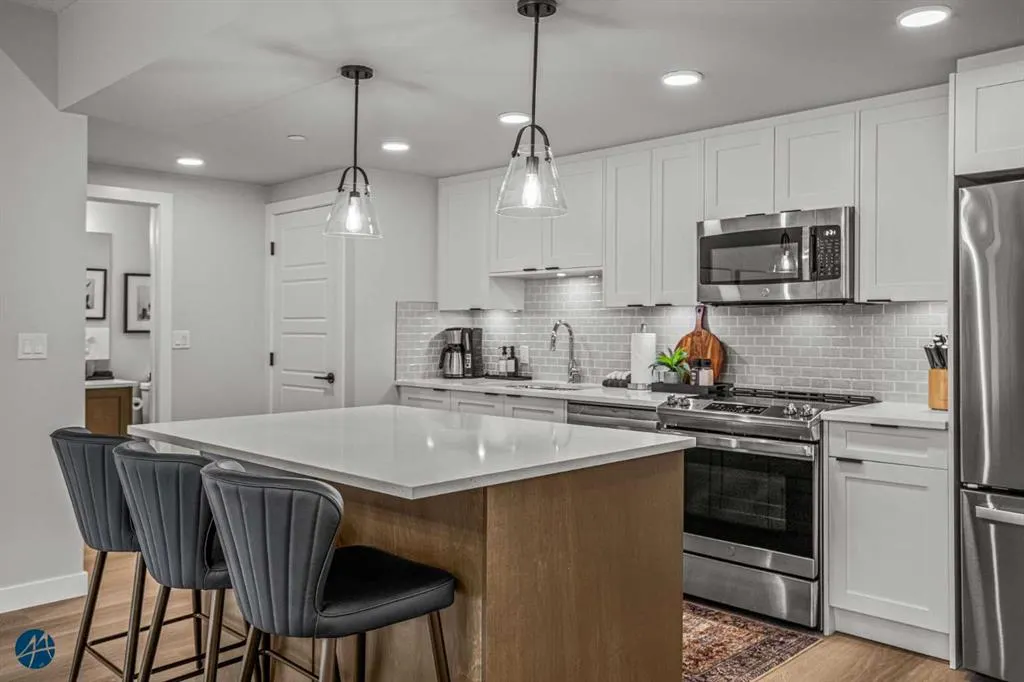 200 2 Avenue, #1217