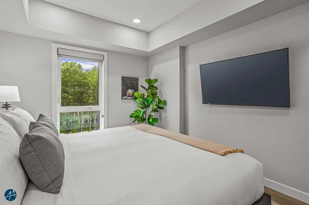 200 2 Avenue, #1217