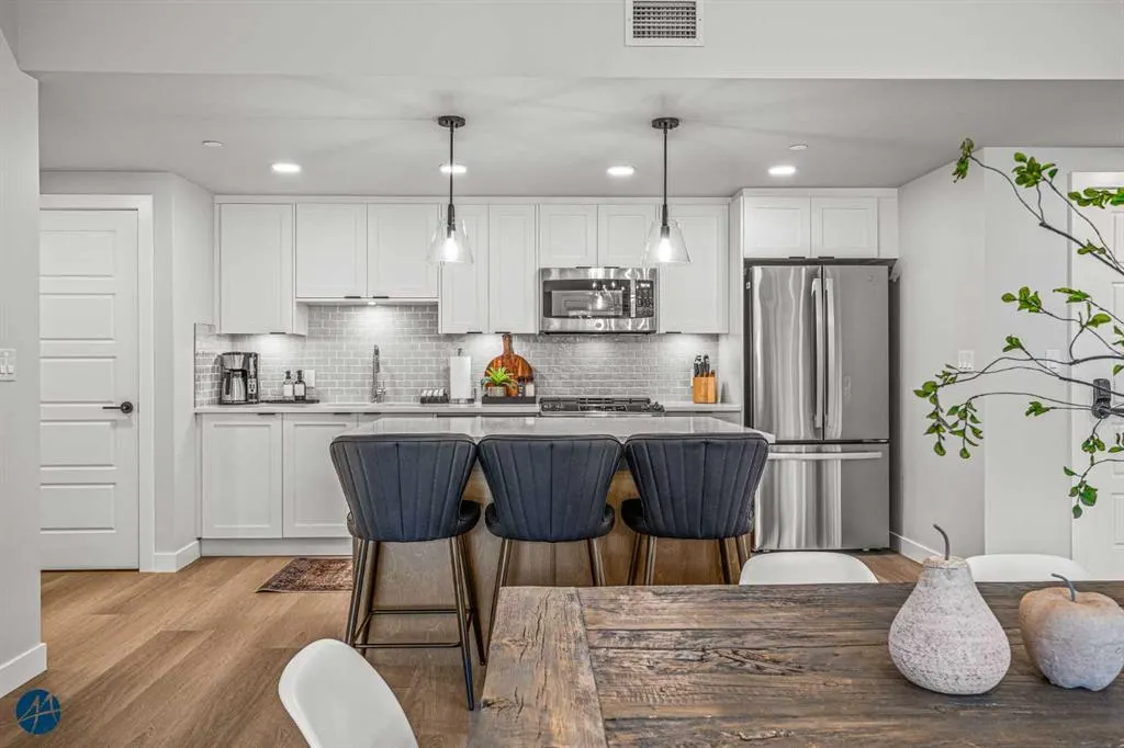 200 2 Avenue, #1217