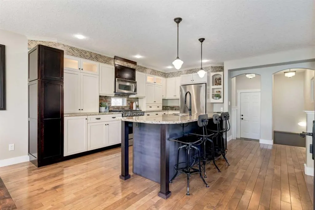 16 Hidden Valley Gardens NW