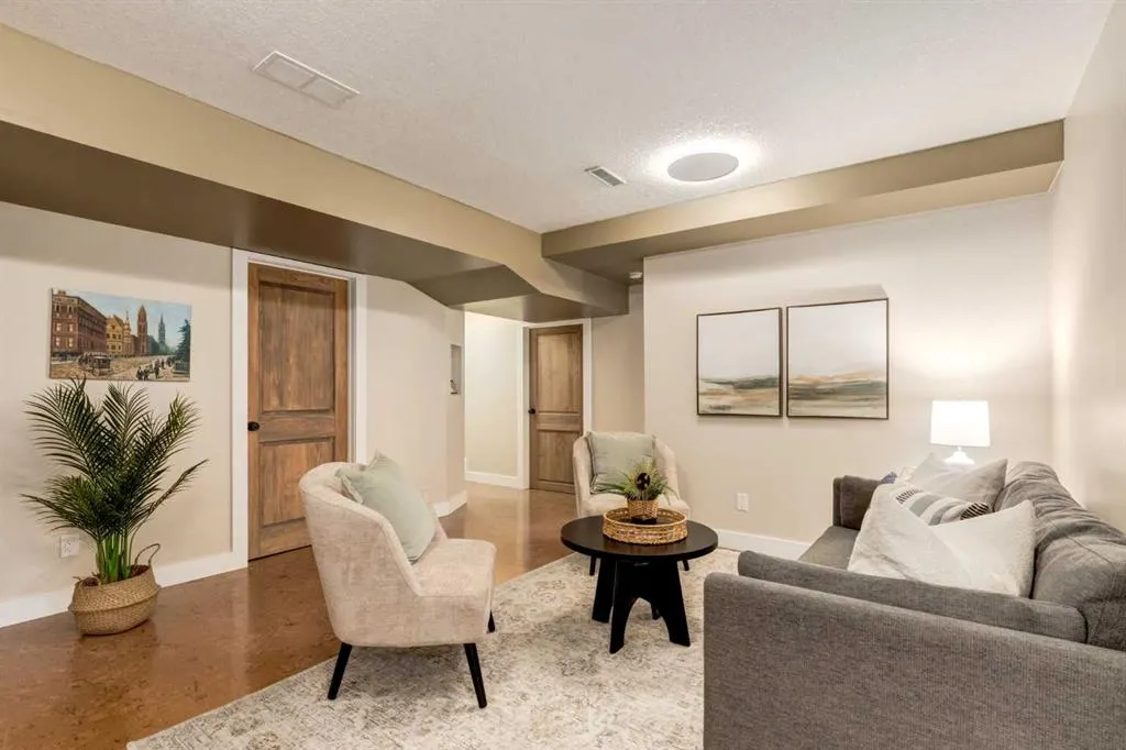 16 Hidden Valley Gardens NW