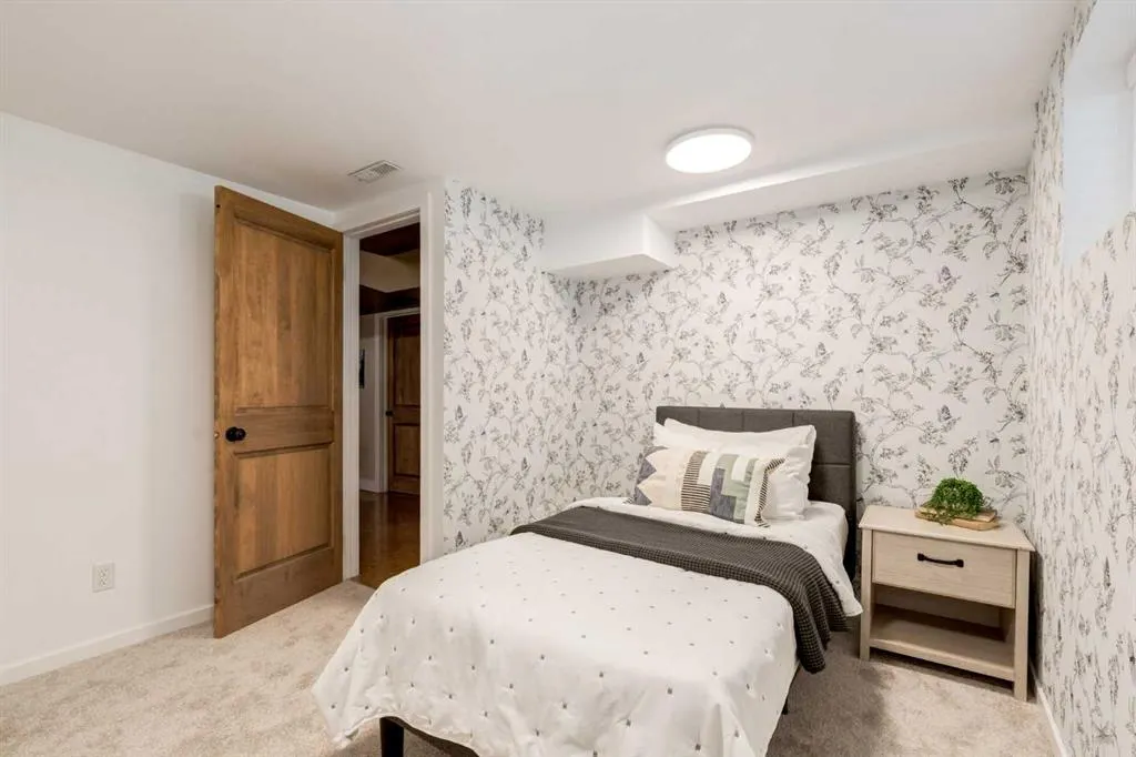 16 Hidden Valley Gardens NW