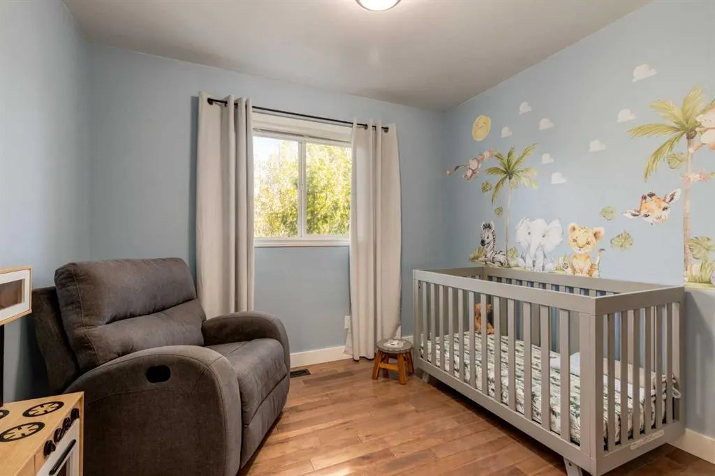 16 Hidden Valley Gardens NW