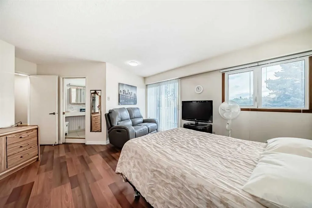 15 Whitewood Bay NE