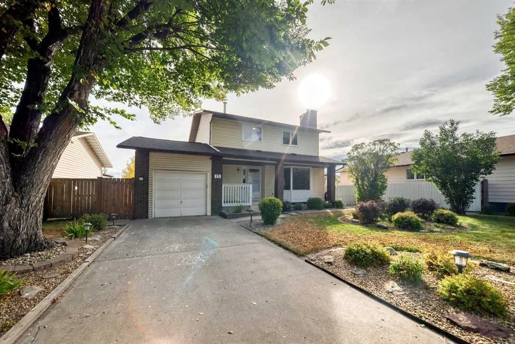15 Whitewood Bay NE