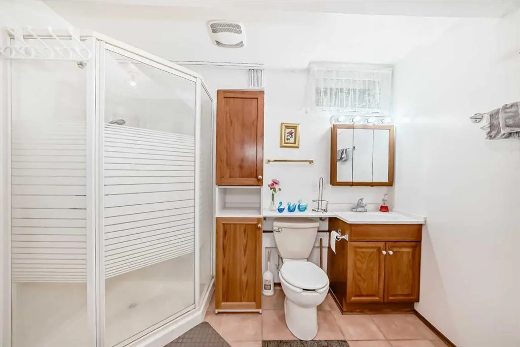 15 Whitewood Bay NE