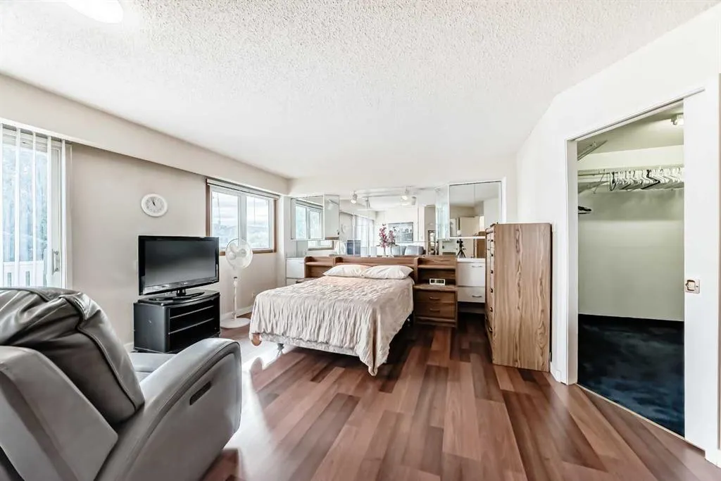 15 Whitewood Bay NE