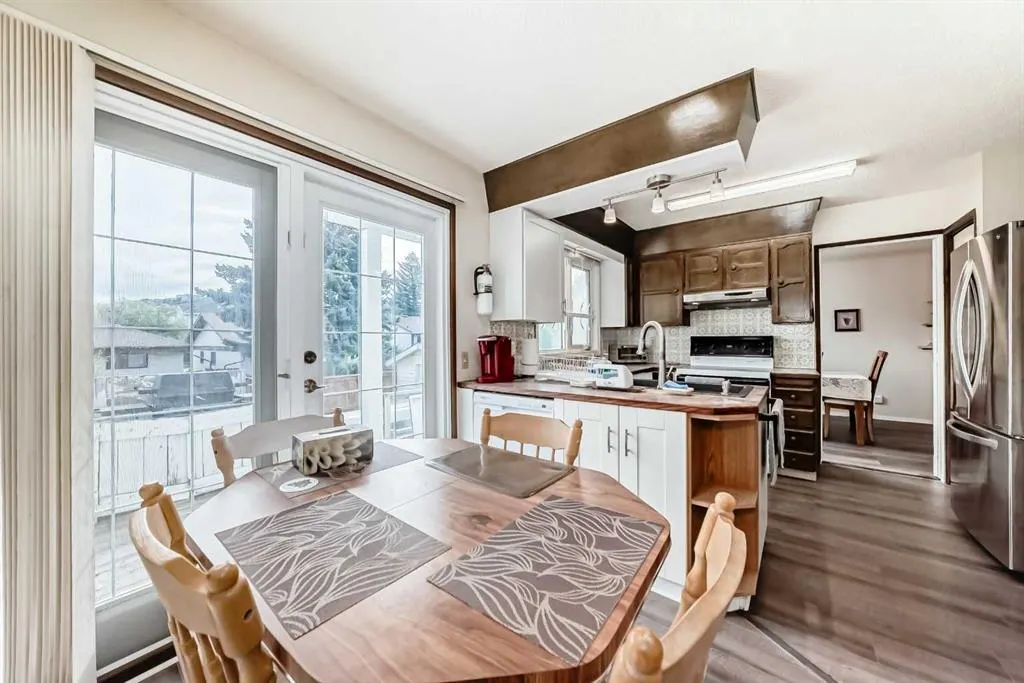 15 Whitewood Bay NE