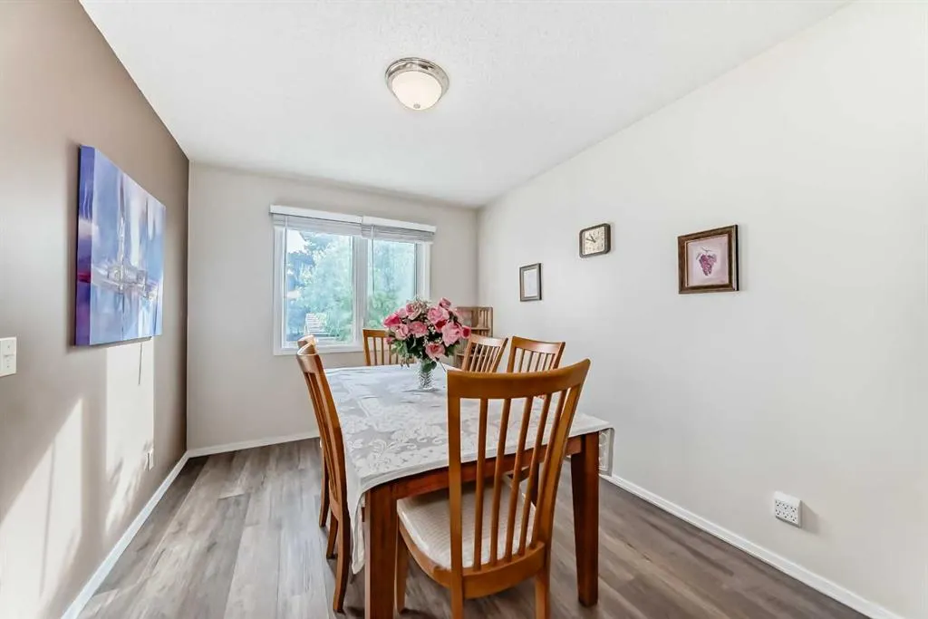 15 Whitewood Bay NE