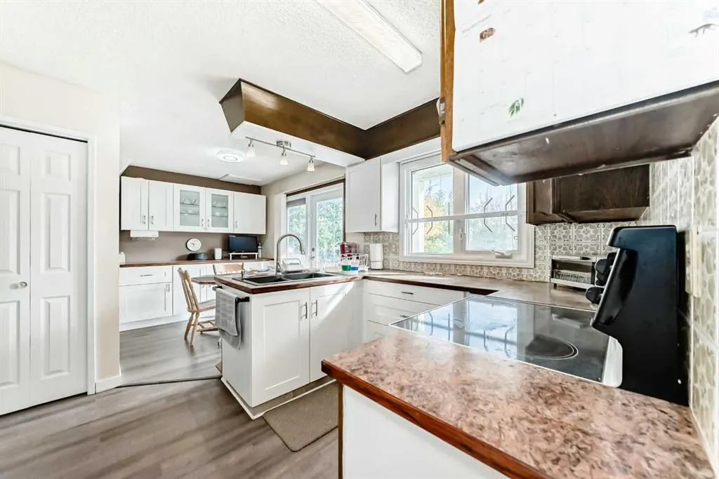 15 Whitewood Bay NE