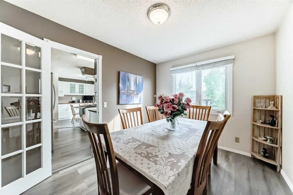 15 Whitewood Bay NE