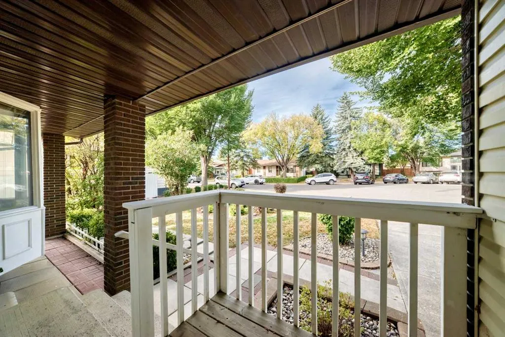 15 Whitewood Bay NE