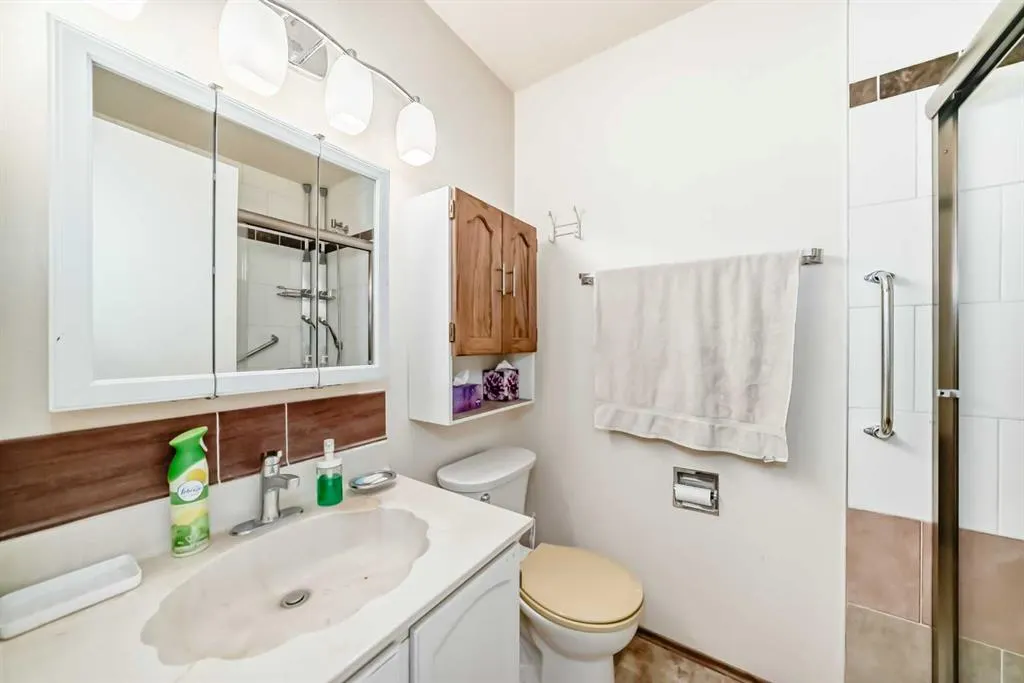 15 Whitewood Bay NE