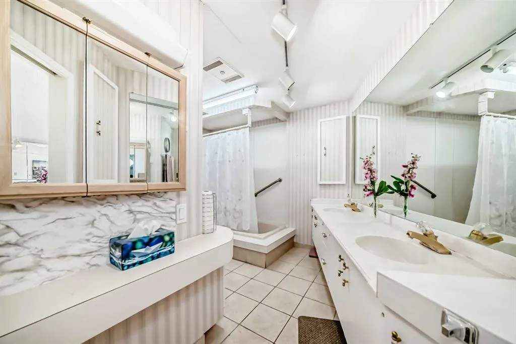15 Whitewood Bay NE