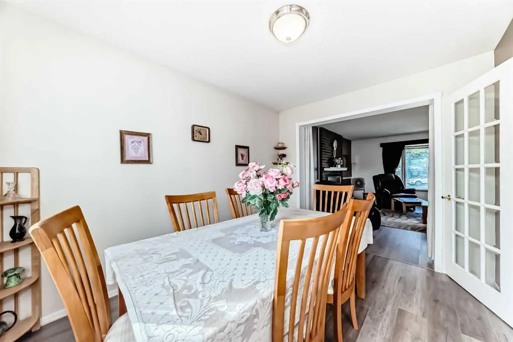 15 Whitewood Bay NE
