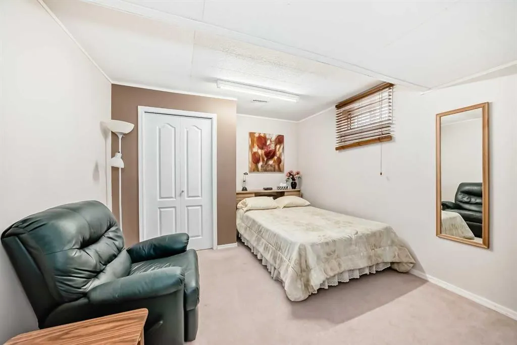 15 Whitewood Bay NE