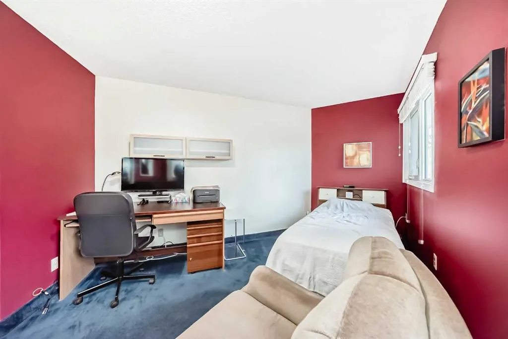 15 Whitewood Bay NE