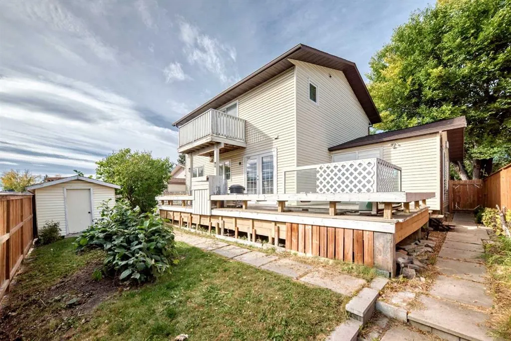 15 Whitewood Bay NE