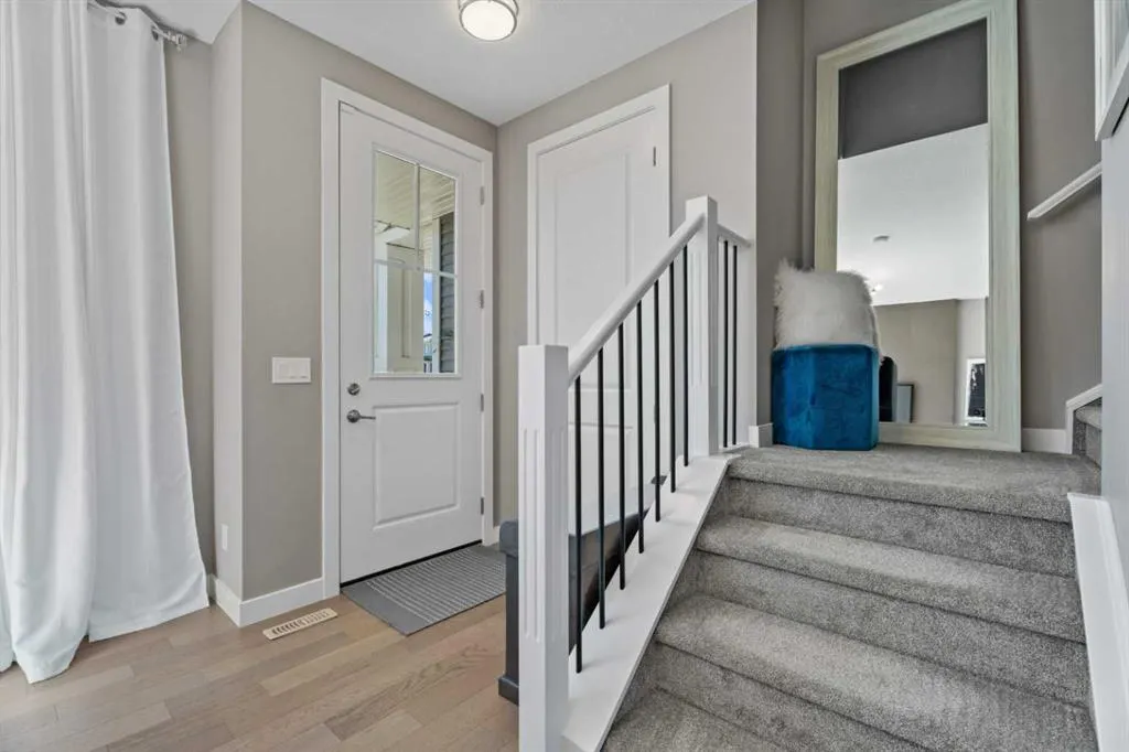332 Lawthorn Way SE
